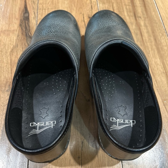 Dansko Distressed Charcoal Color Professional Clogs with Durable Sole Size 38 - Picture 9 of 11